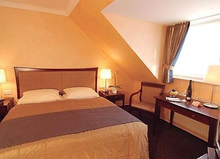 Hotel Ambiente Trèves Chambre photo
